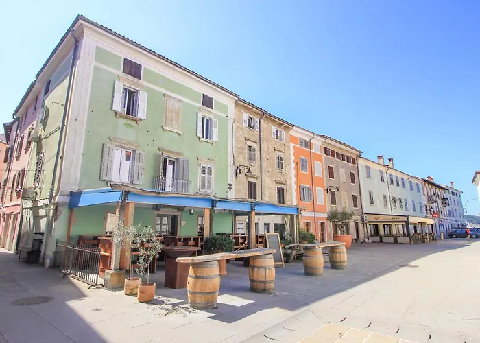 アパート Rosemary イゾラ